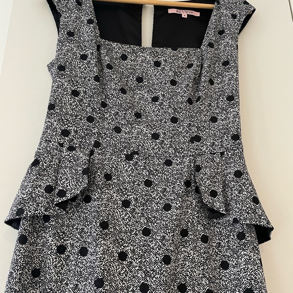 🌷2 for $20🌷 EUC Review peplum dress. Black & White polka dot. Size 8 - Picture 3 of 5